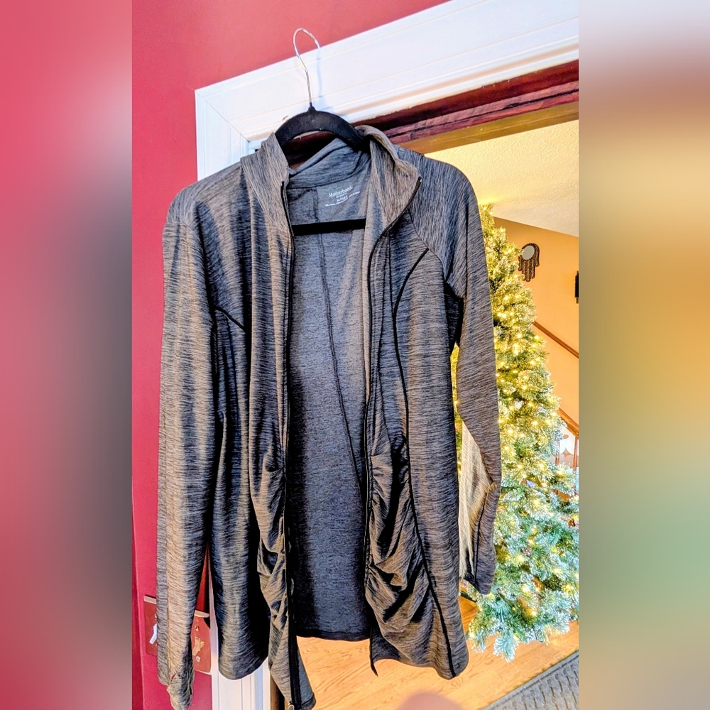 Motherhood Maternity XL VGUC Workout Jacket